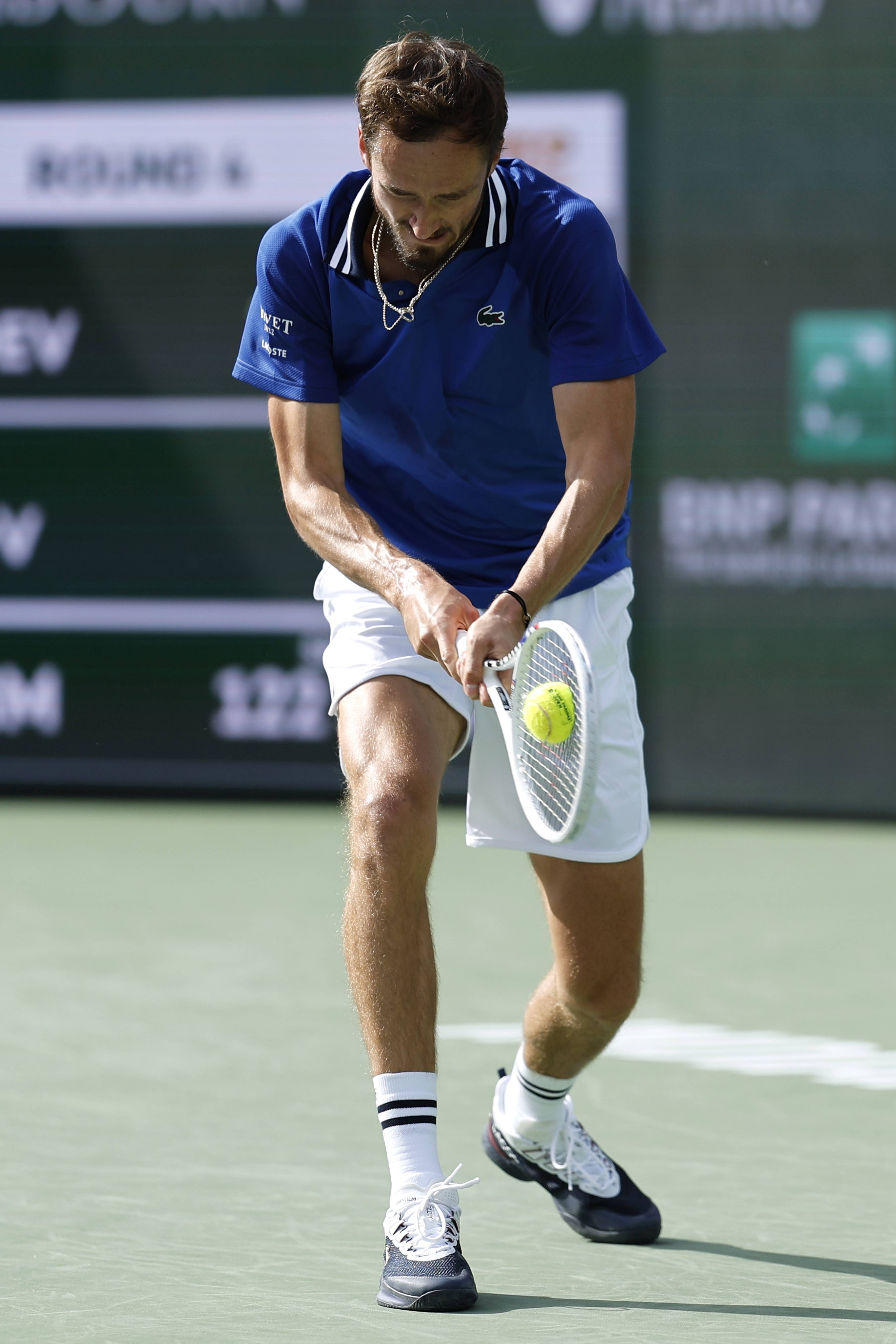 世界网球队强势法国网球队,梅德韦杰夫绝境逆转 世界网球队强势法国网球队,梅德韦杰夫绝境逆转