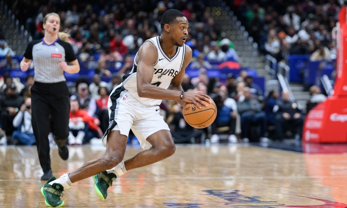 爱游戏APP-独行侠强势公牛，福克斯惊艳世界