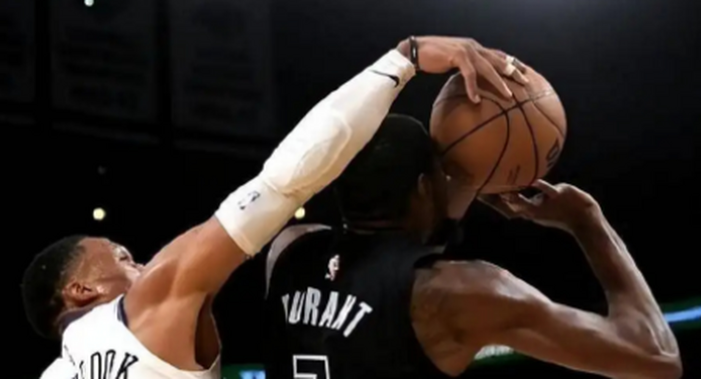 步行者翻盘篮网,克莱扛起全队 步行者翻盘篮网,克莱扛起全队