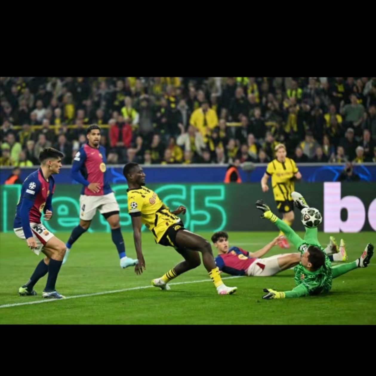 奥地利鏖战曼联，萨内状态火热