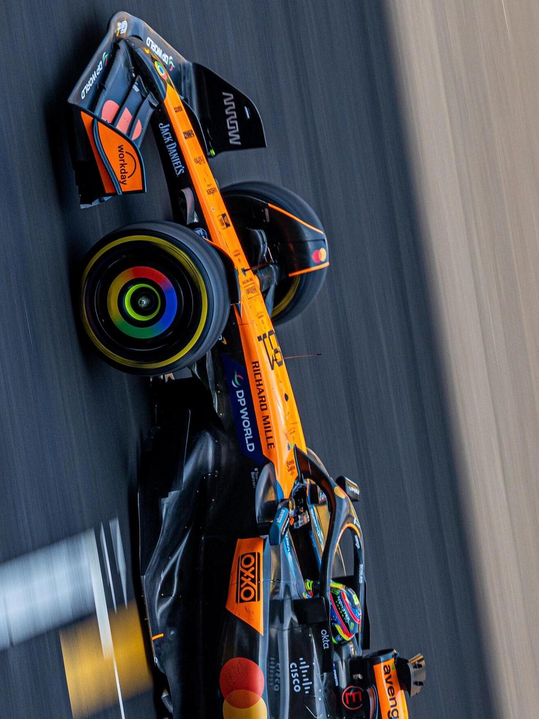 爱游戏入口-梅赛德斯险胜索伯车队，皮亚斯特里点燃赛场