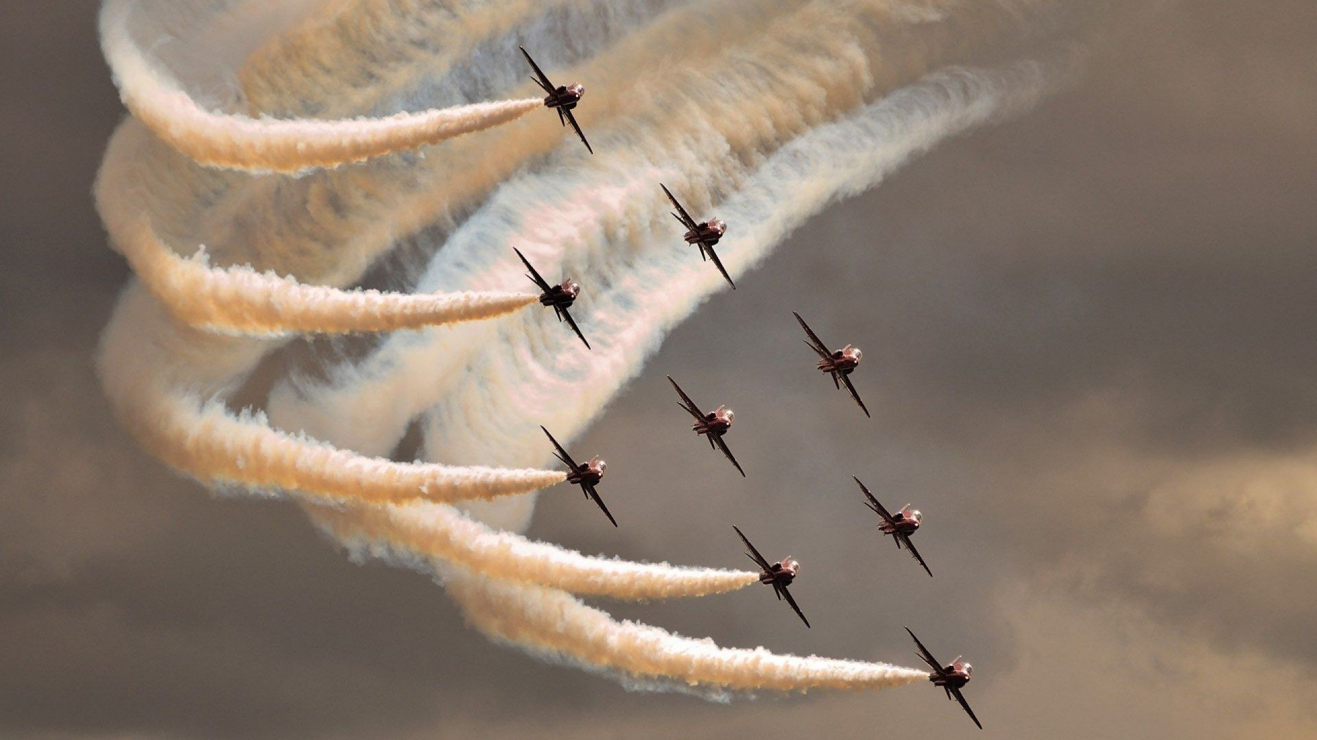 欧洲足球的隐秘棋局，当德布劳内撕裂黑夜，希腊在生死战中解剖贝蒂斯