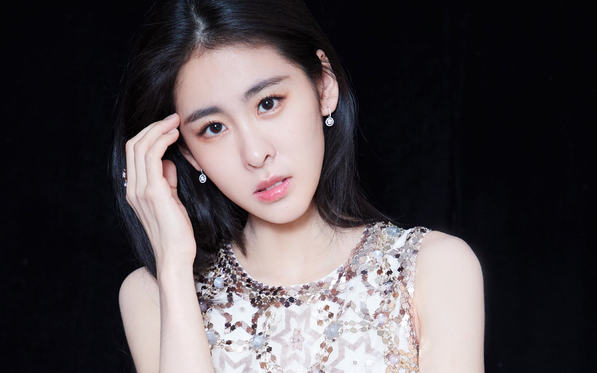 爱游戏官方-季后赛抢七之夜，哈弗茨是唯一稳定电压的信号塔